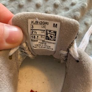 New balance tennis shoes